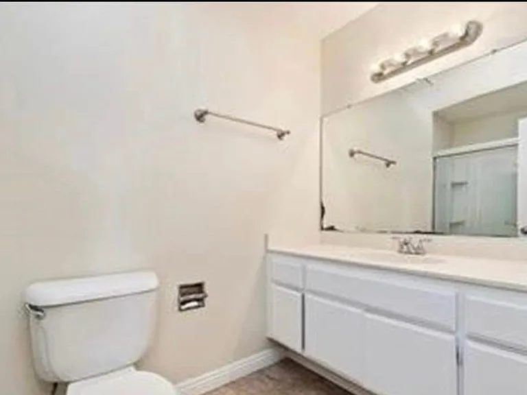 2495 W Acacia Ave — Photo 16