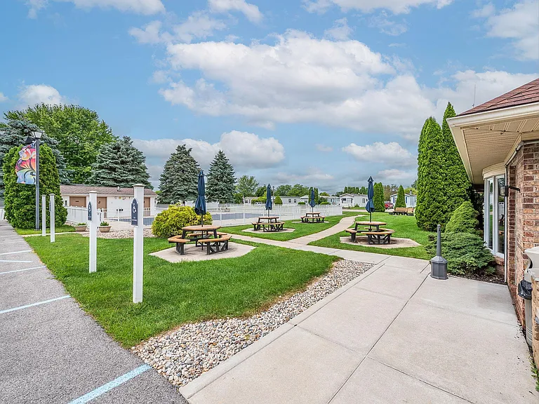Northtowne Meadows — Photo 12