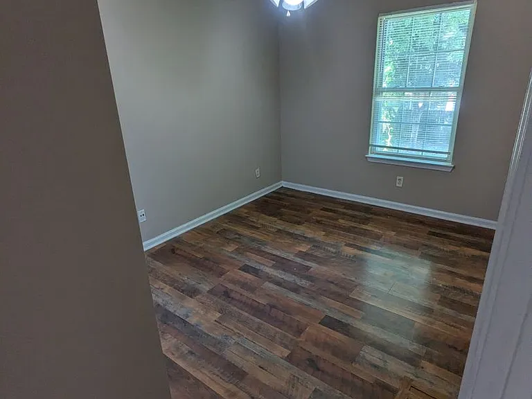 601 18th Street Taylor Apartments — Photo 3