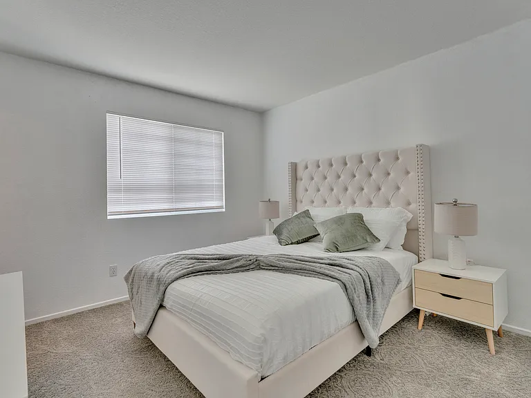 7476 Peppertree Ln — Photo 21