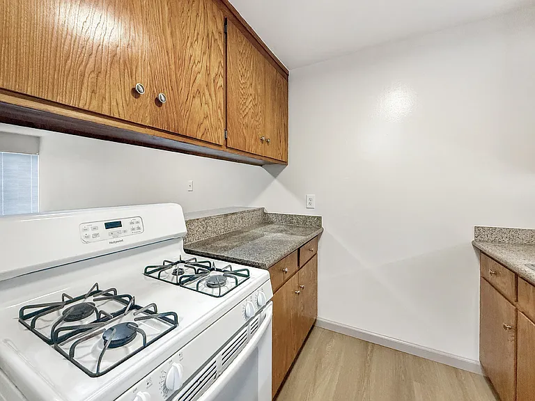3600 Dimond — Photo 17