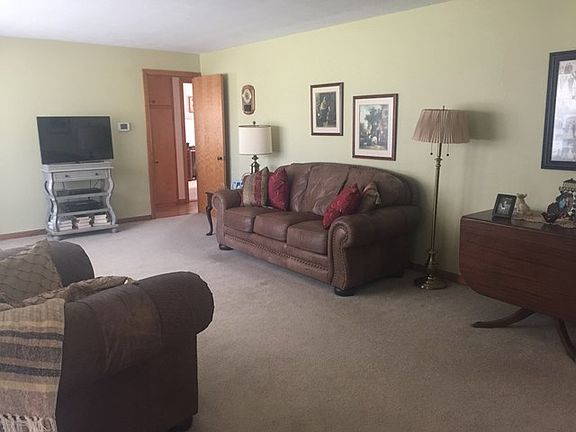 2nd image of 504 Sloan Ave