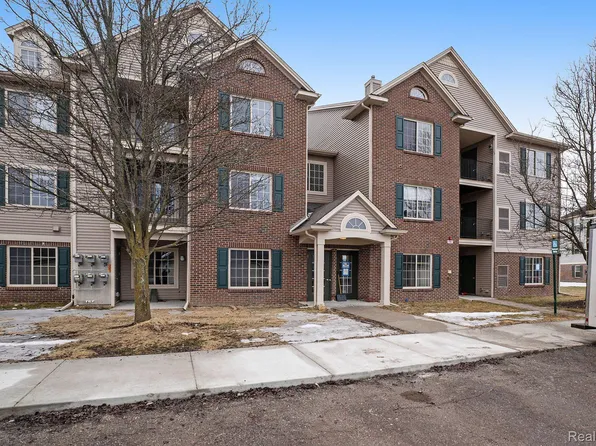 14107 Pinehurst Ln, Grand Blanc, MI 48439