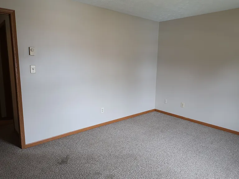 8 Westside Ct — Photo 17
