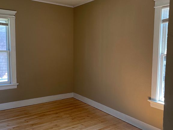 2nd image of 3204 N Oakland Ave