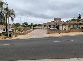 2377 Warmlands Ave, Vista, CA 92084