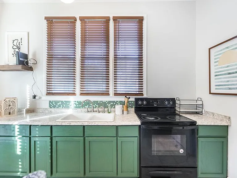 307 Persons St #4 — Photo 11