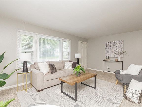 4th image of 8891 Sharidge Dr