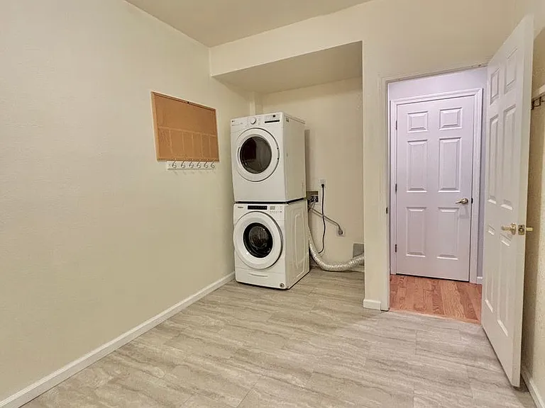 1005 Homestake Dr — Photo 13