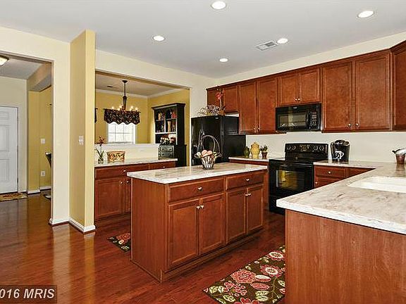 4th image of 643 Harmony Way