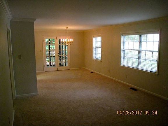 Living Room / Dining Room