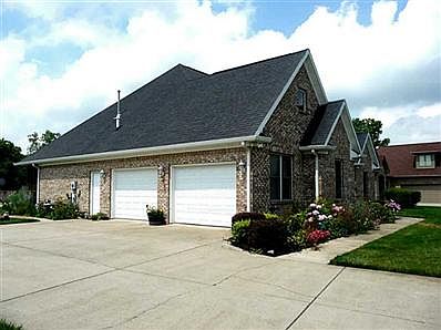 3rd image of 218 Saundra Dr