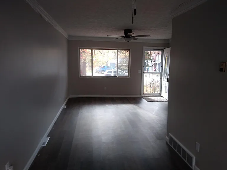 Open Floor Plan w/lots of Natural Light