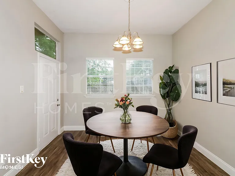 2106 Hazyknoll Ln — Photo 6