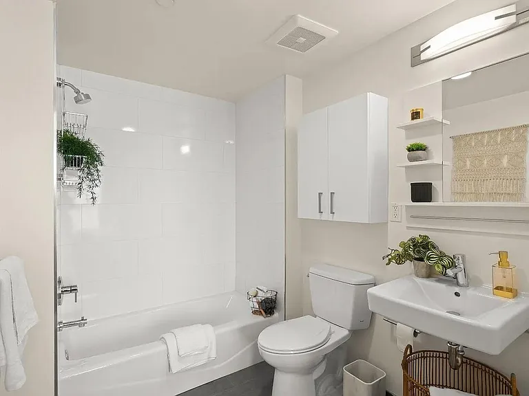 1201 Sutter St #608 — Photo 4