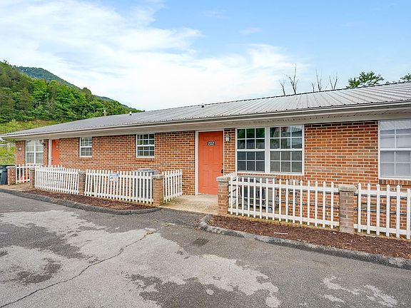 4th image of 749 Nickelsville Hwy APT 202