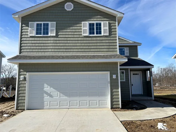 4001 Lotus Landing Cir, Waterford, MI 48329