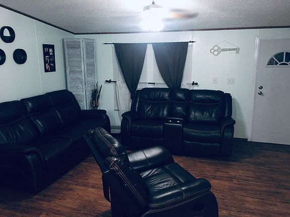 3rd image of 3144 Fisher Ln