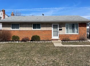 18335 E Thirteen Mile Rd, Fraser, MI 48026