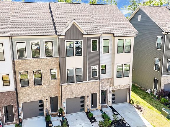3rd image of 3413 Heron Glen Way