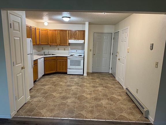 3rd image of 440 Frederick St N #10497085