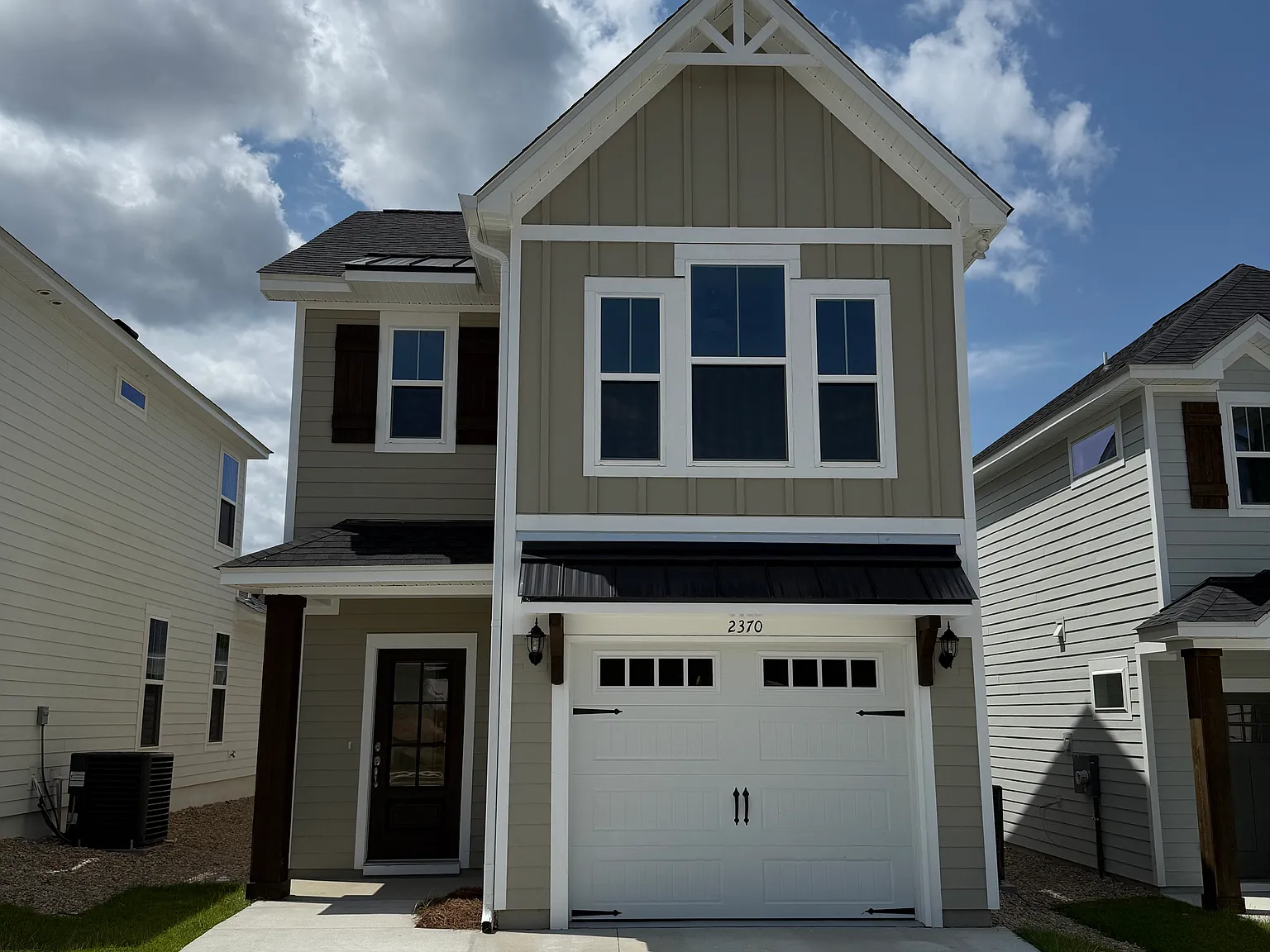 3 bed, 2.5 bath, 1622 sqft, $2,450 — Photo 1