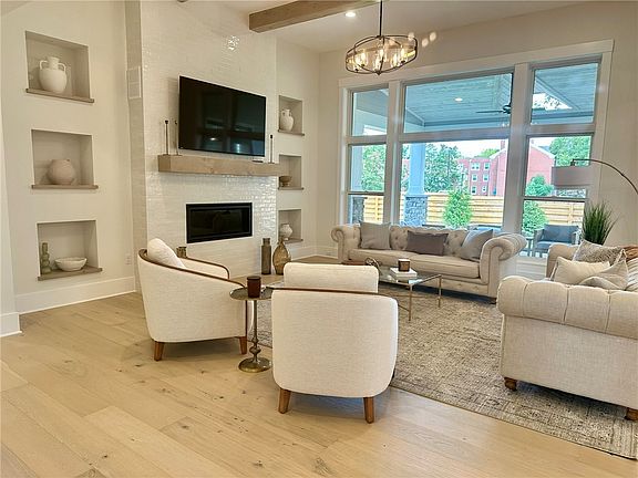 5th image of 1005 Fownes Ln