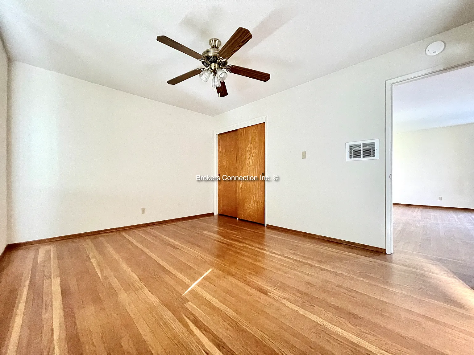 1 bed, 800 sqft, $2,910 — Photo 3