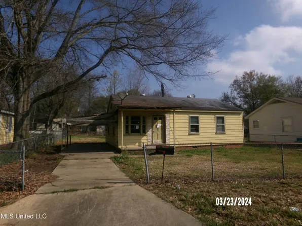 327 S Circle Dr, Clarksdale, MS 38614