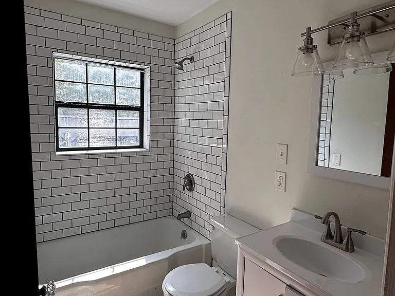 3824 Redding Rd #3 — Photo 5