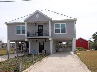 410 7th St, Mexico Beach, FL 32456