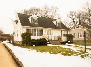 314 W 9th St, Dixon, IL 61021