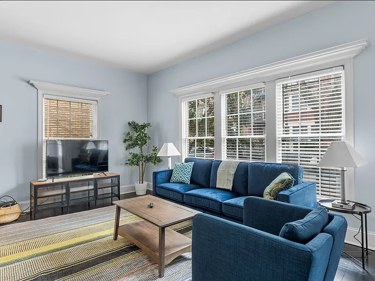 Juniper Place Condominiums — Photo 11