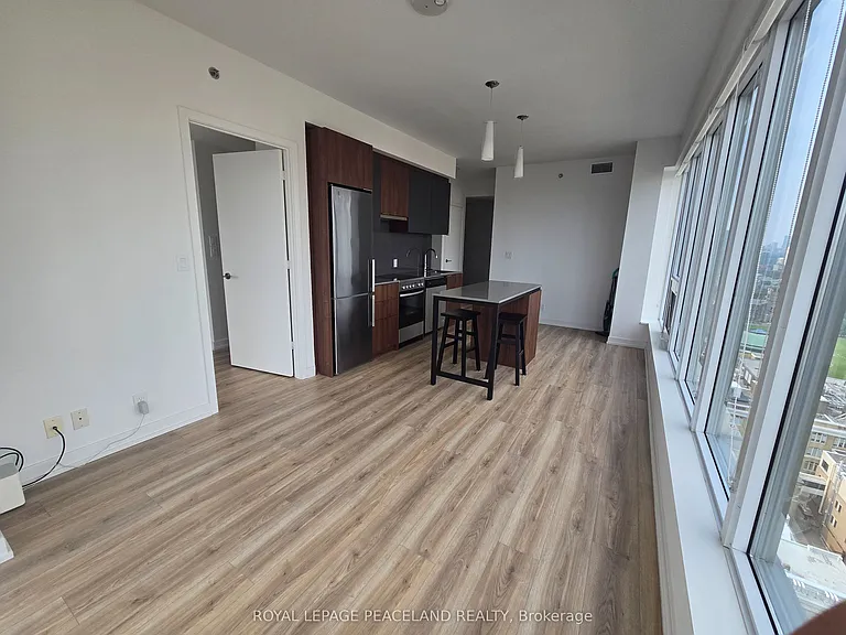 203 College St #2308 — Photo 3