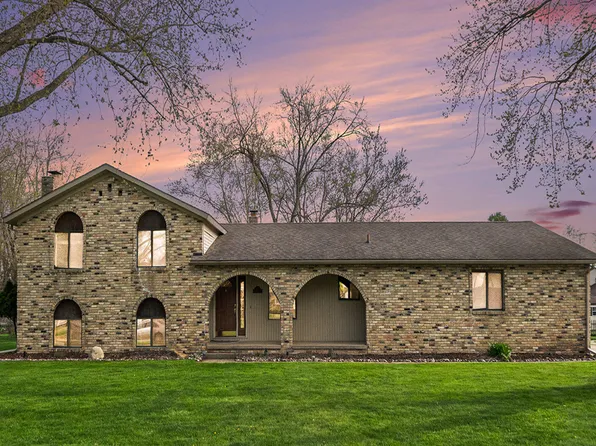 608 N Wickshire Ln, Durand, MI 48429