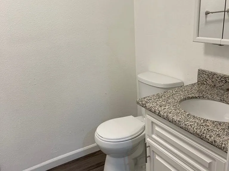Villa Rivera Apartments — Photo 9