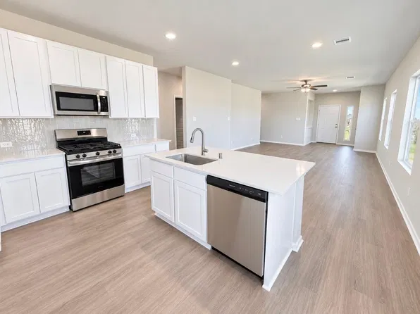 408 Hickory Hills Dr, Pattison, TX 77423