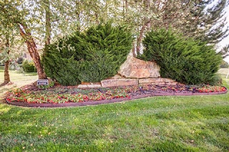 1st image of 4828 Estate Dr