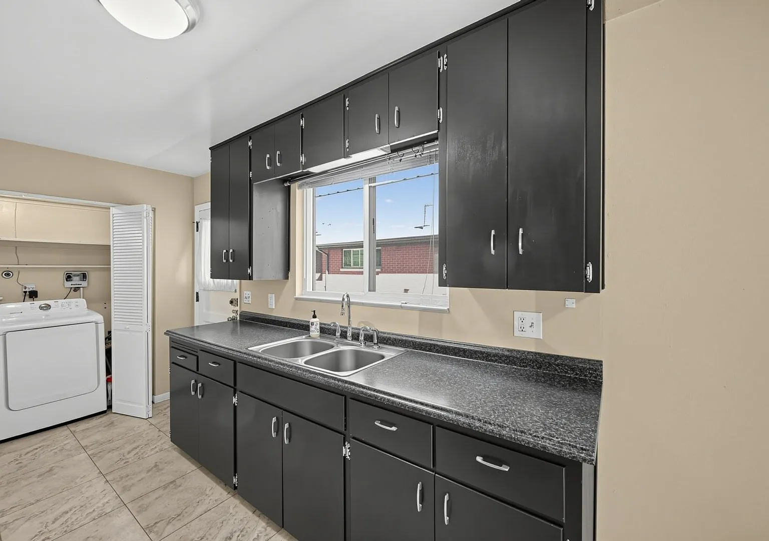 Charming 2BR Duplex in Denver — Photo 3