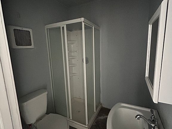 2nd image of 714 W Blucher St