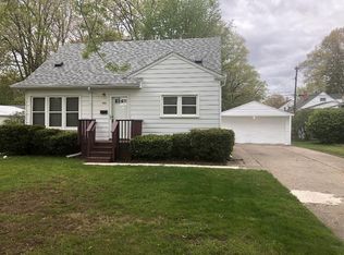 1661 Farmington Rd, Garden City, MI 48135