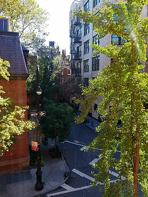 Rented by Keller Williams NYC | media 16