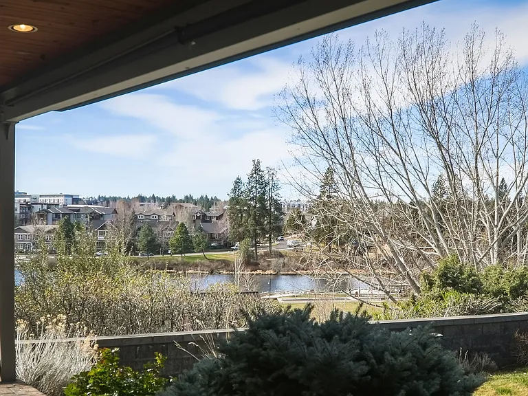 26 NW Shasta Pl — Photo 10