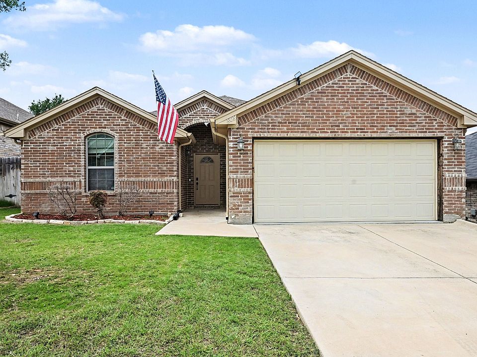 1st image of 808 N Ridge Dr