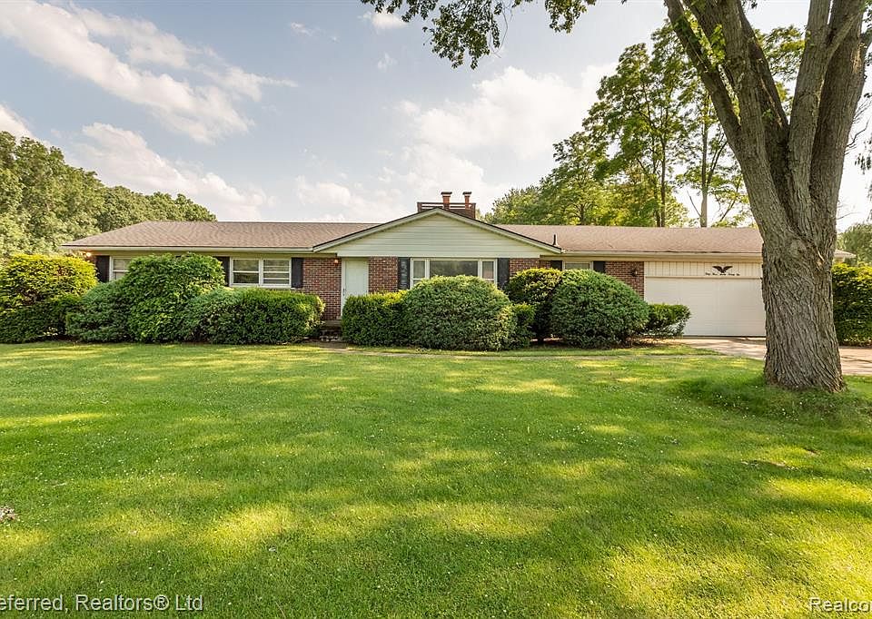 33721 Willow Rd, New Boston, MI 48164 | Zillow