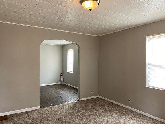 4th image of 2609 Washington Ave