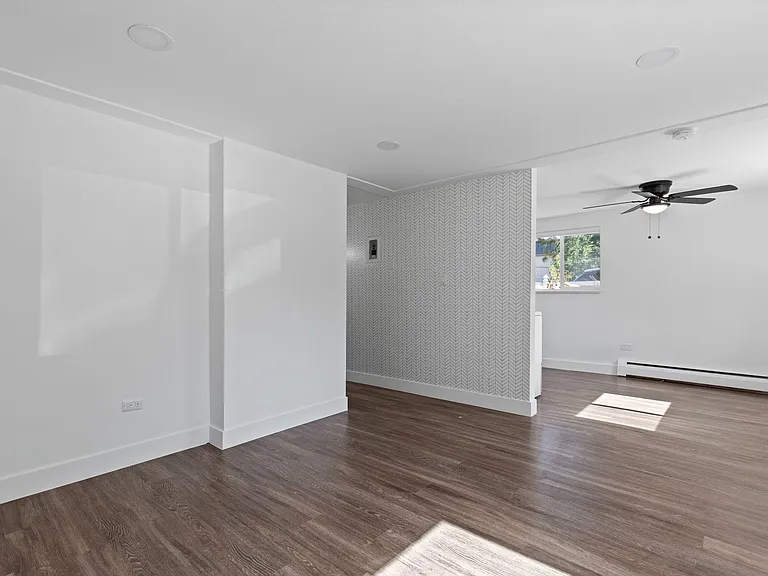 3523 S Cherokee St — Photo 5