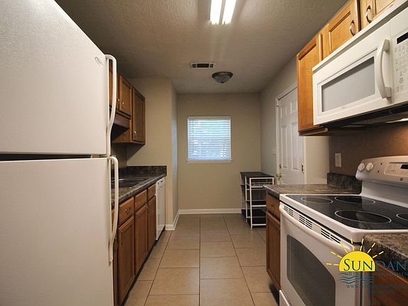 4th image of 202 Ajax Dr