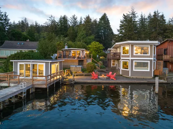 1381 NE East Devils Lake Rd, Otis, OR 97368
