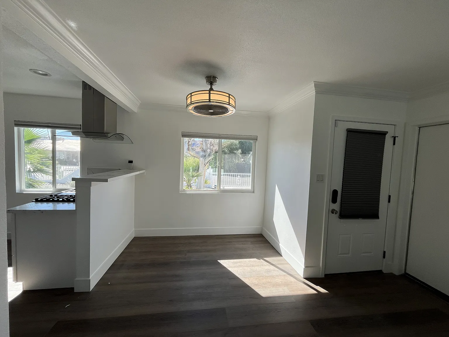 3 bed, 3.0 bath, 1385 sqft, $3,795 — Photo 3
